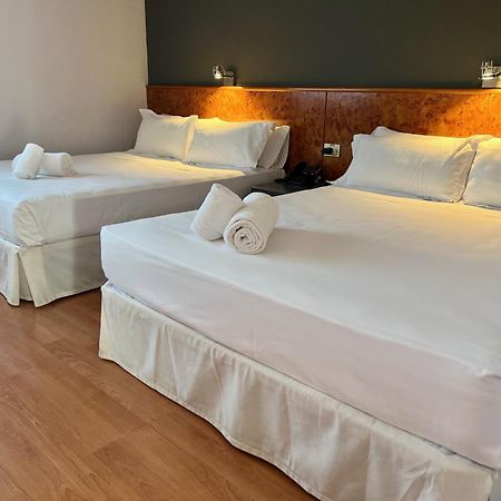 Ap Hotel Madrid Airport Bagian luar foto