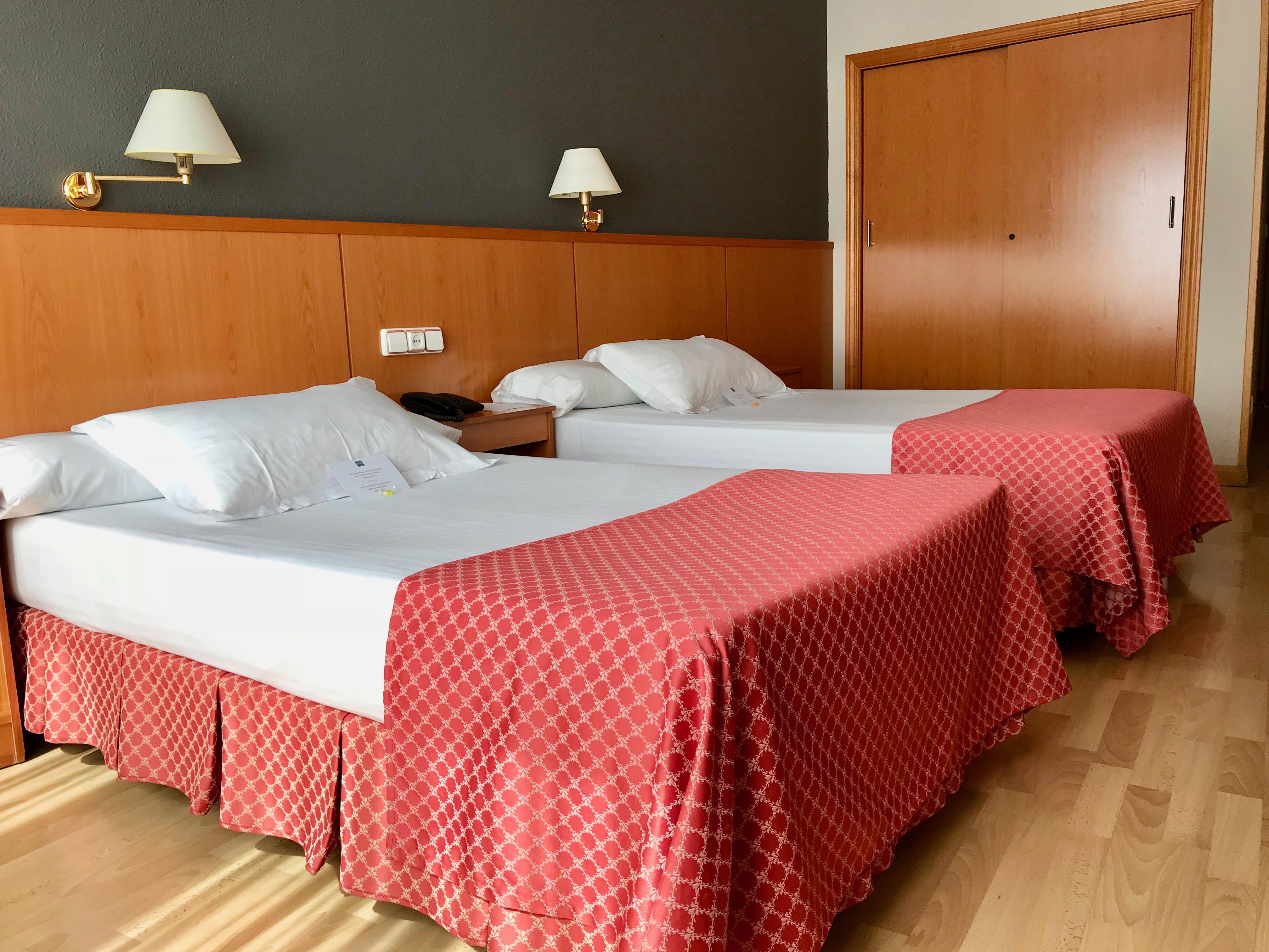 Ap Hotel Madrid Airport Bagian luar foto
