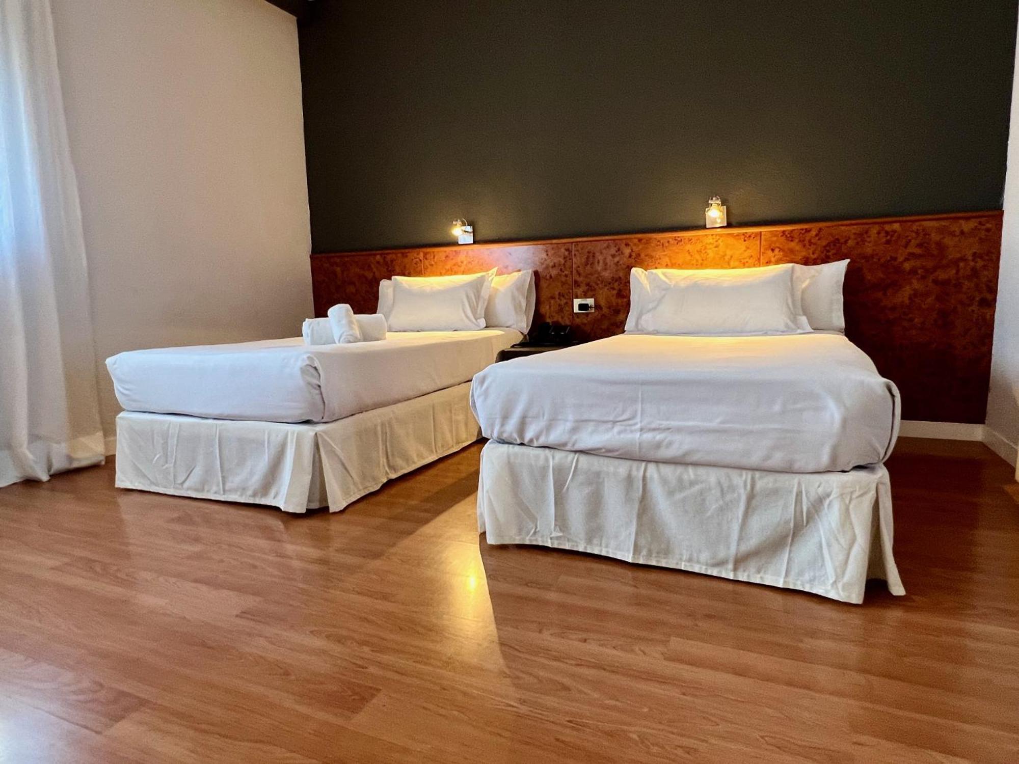 Ap Hotel Madrid Airport Bagian luar foto