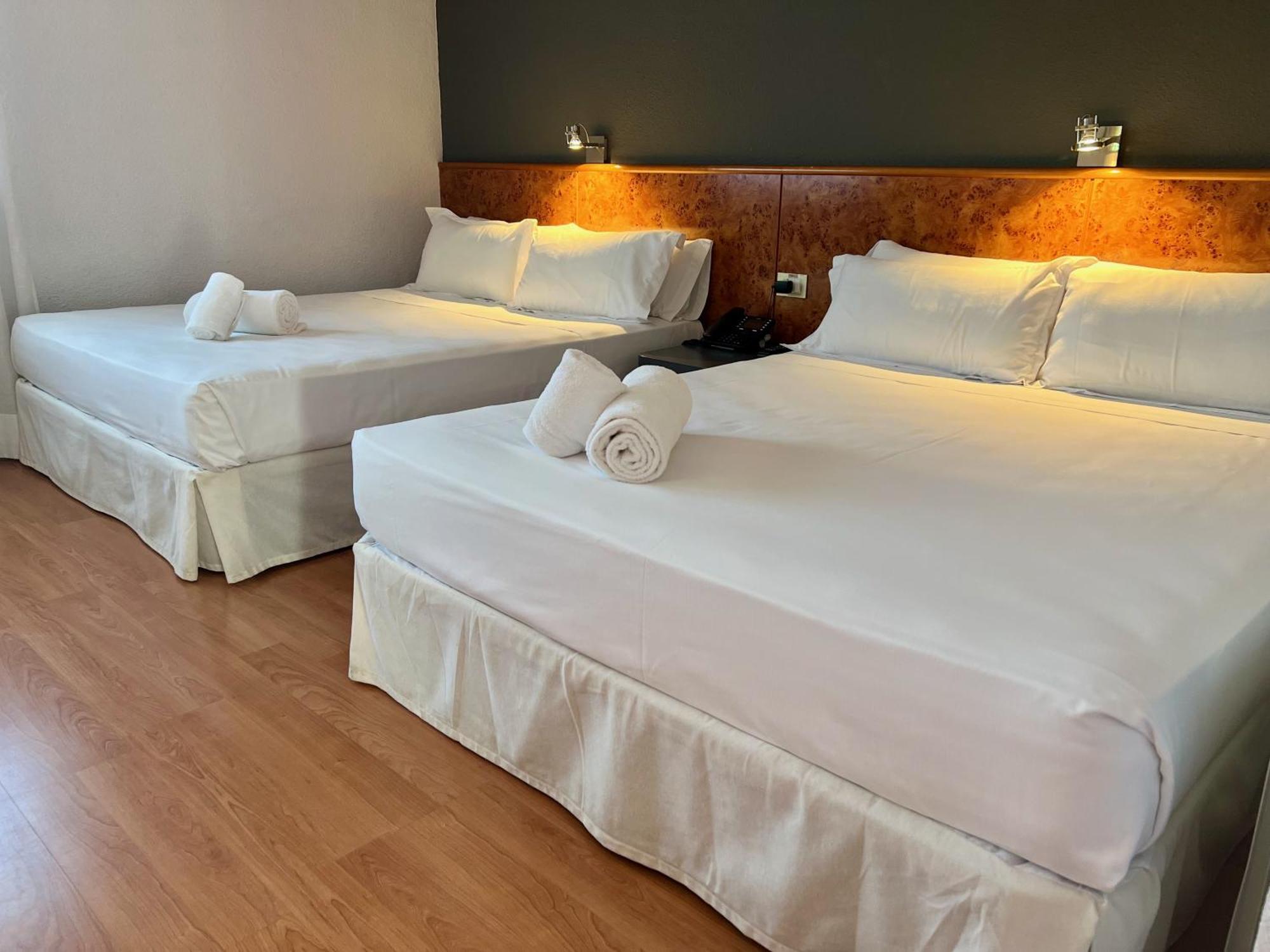 Ap Hotel Madrid Airport Bagian luar foto