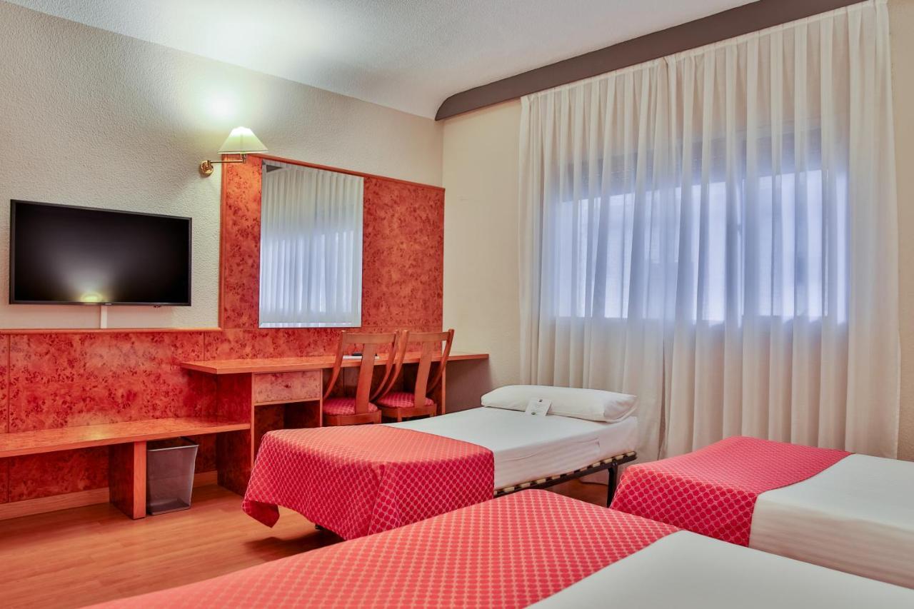 Ap Hotel Madrid Airport Bagian luar foto