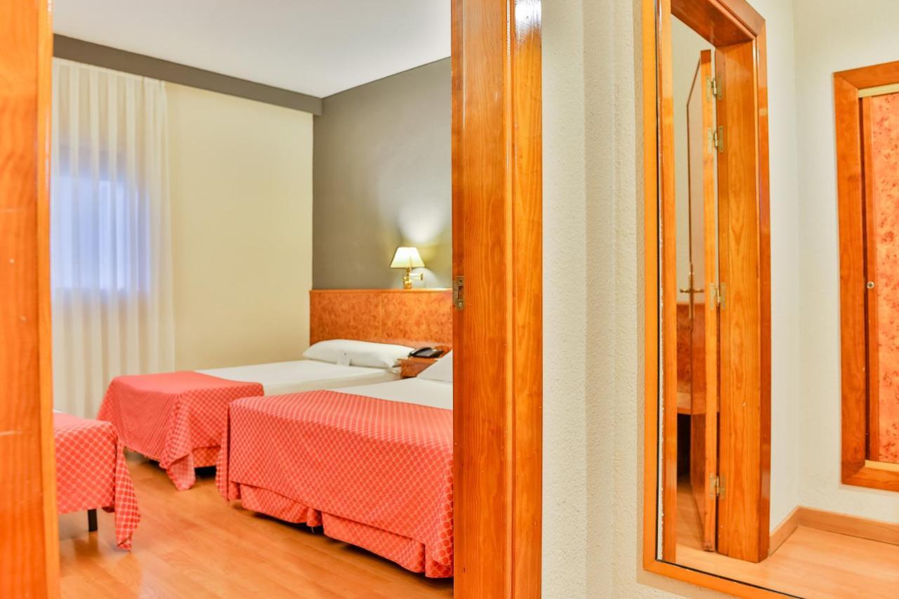 Ap Hotel Madrid Airport Bagian luar foto