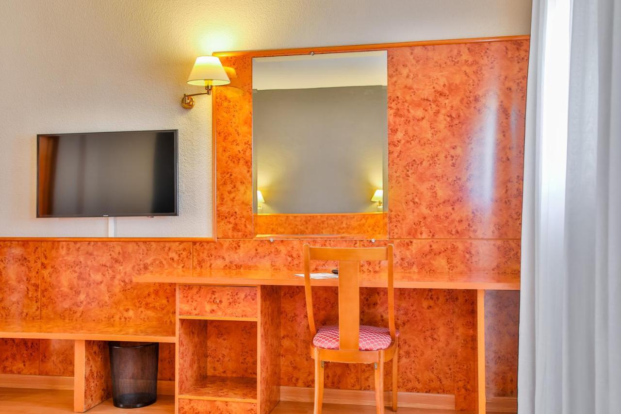 Ap Hotel Madrid Airport Bagian luar foto