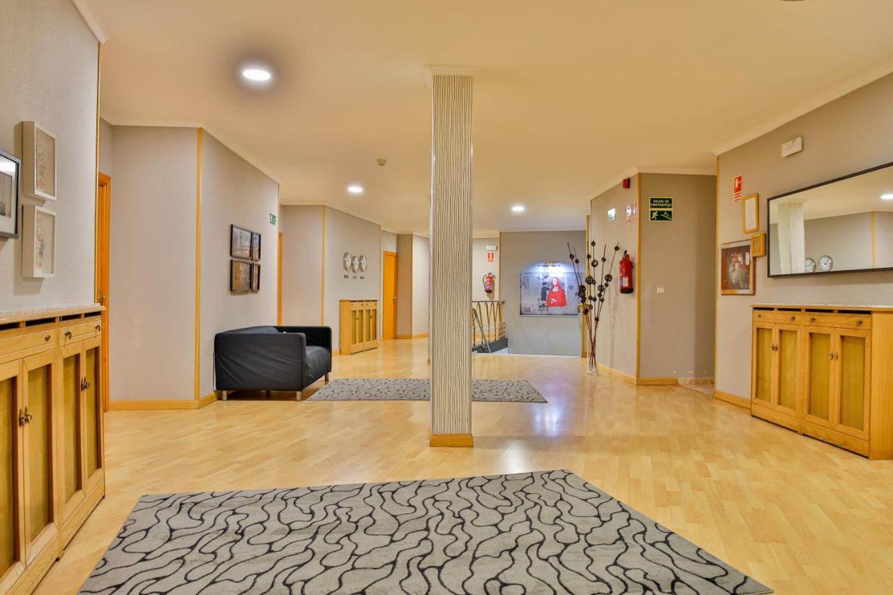 Ap Hotel Madrid Airport Bagian luar foto